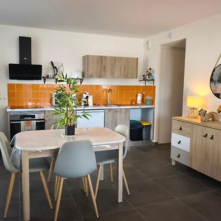 T2 With Terrace Apartman