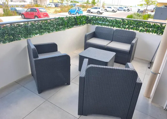 Apartment T2 With Terrace *